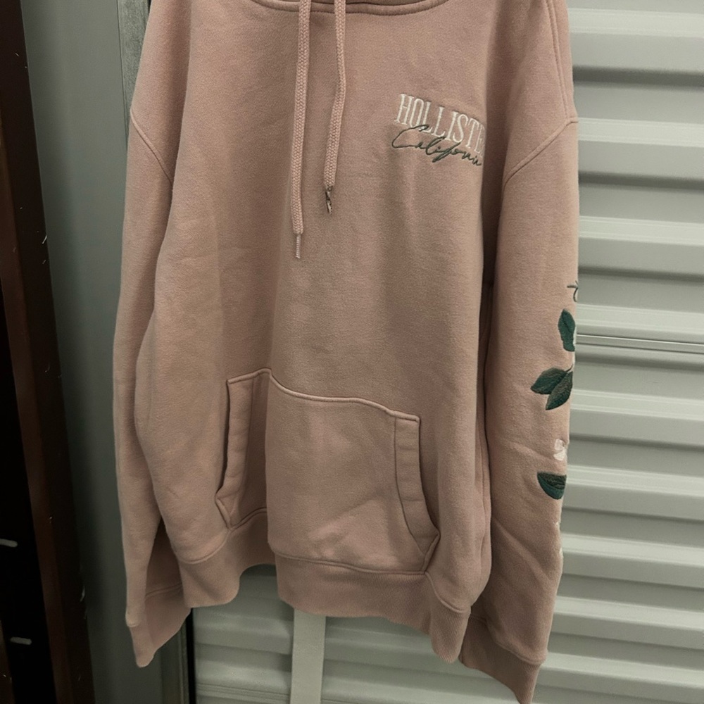 Hollister Light Pink Sweatshirt - Picture 3 of 9